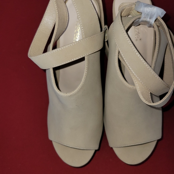 SOLD Sarahh Studded Platform Wedge - Picture 2 of 3